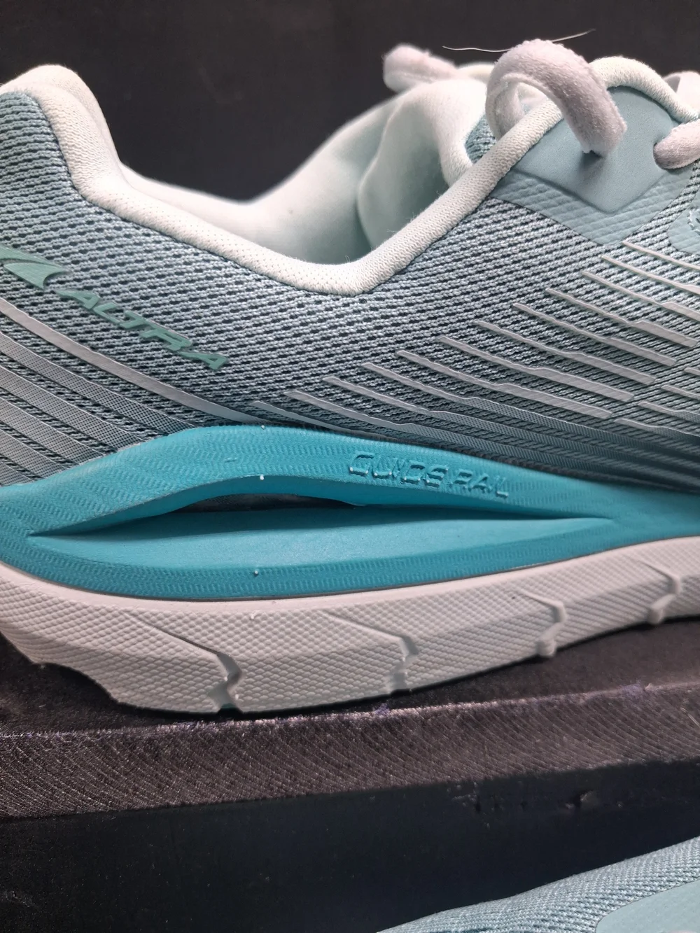 Altra light blue